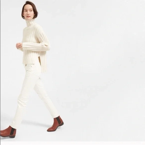Everlane The Wool-cashmere Rib Oversized Turtleneck in off white - Picture 2 of 2